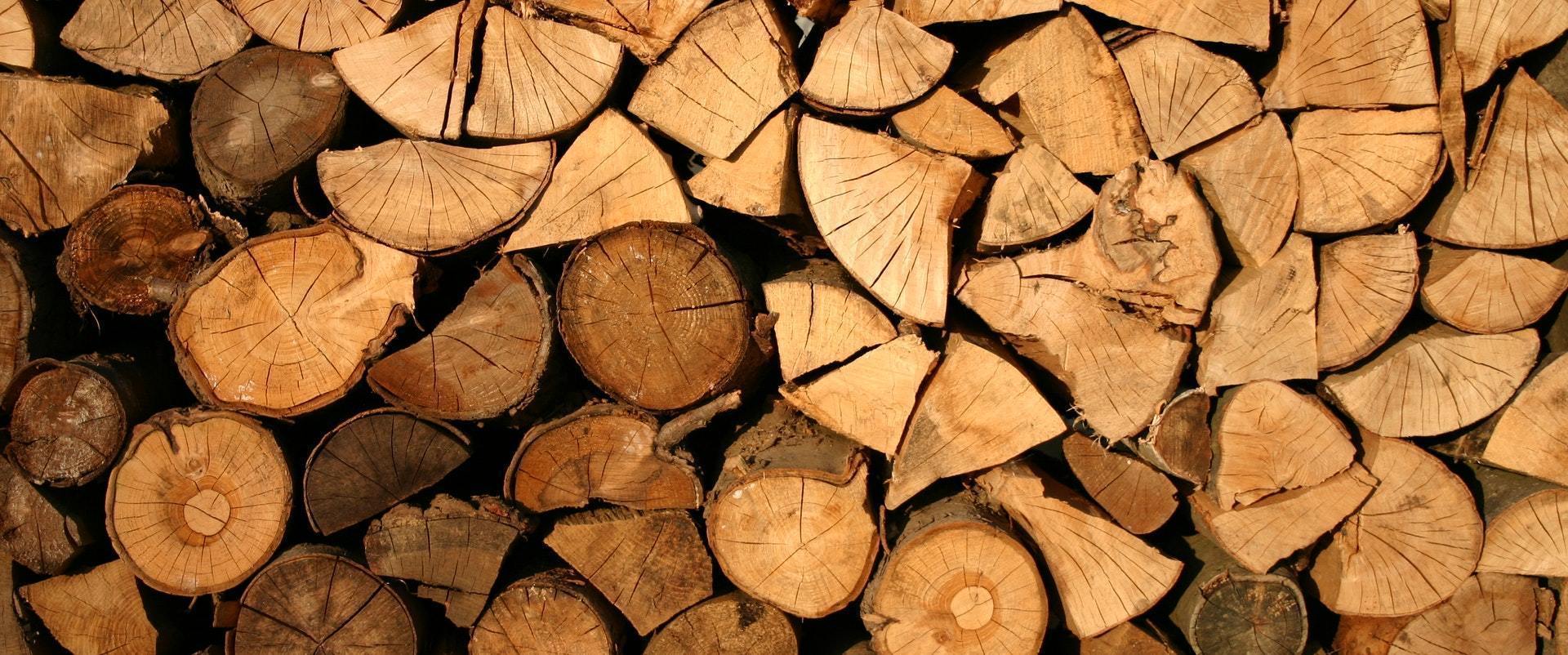 Bois de chauffage Meaux : vente bois sec, chêne, cheminée - Ilian & Moi